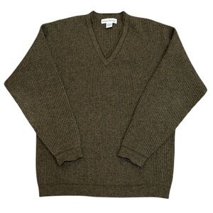 Banana Republic Men’s Lambs Wool V-Neck Sweater Large L Preppy Grandpa Style